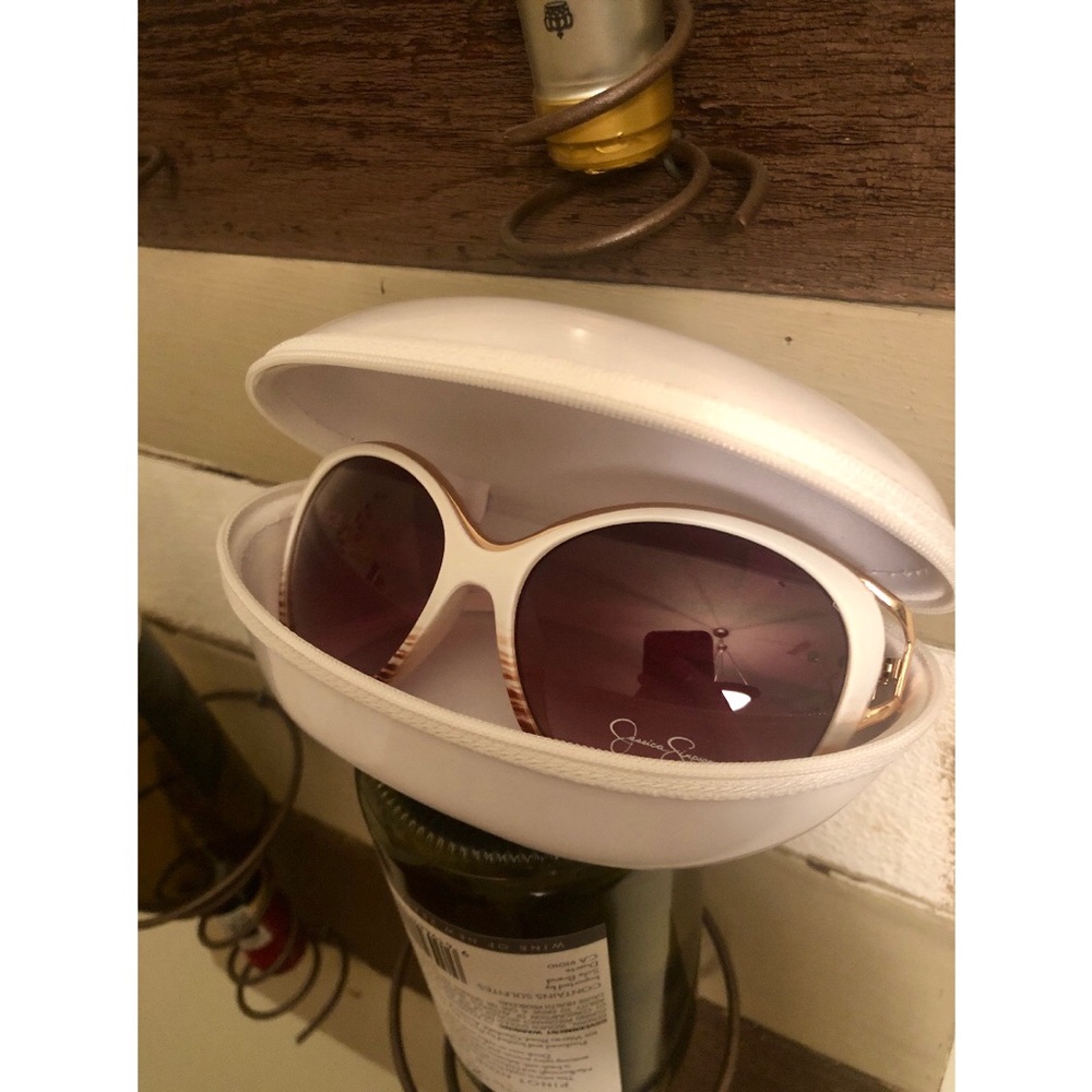 Jessica Simpson Sun Glasses NWOT